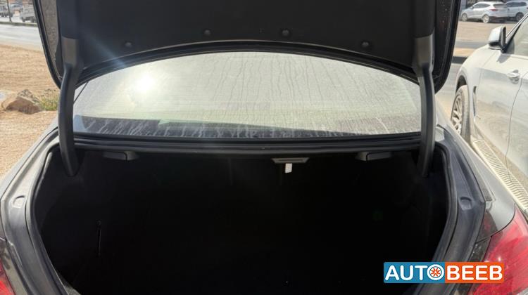 مرسيدس بنز E300 2019