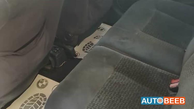 رينو ميجان 2004