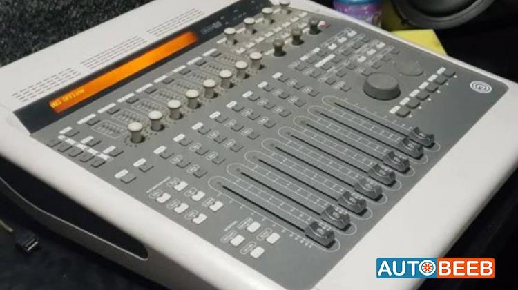 ميكسر ديجيتال. كرت صوت