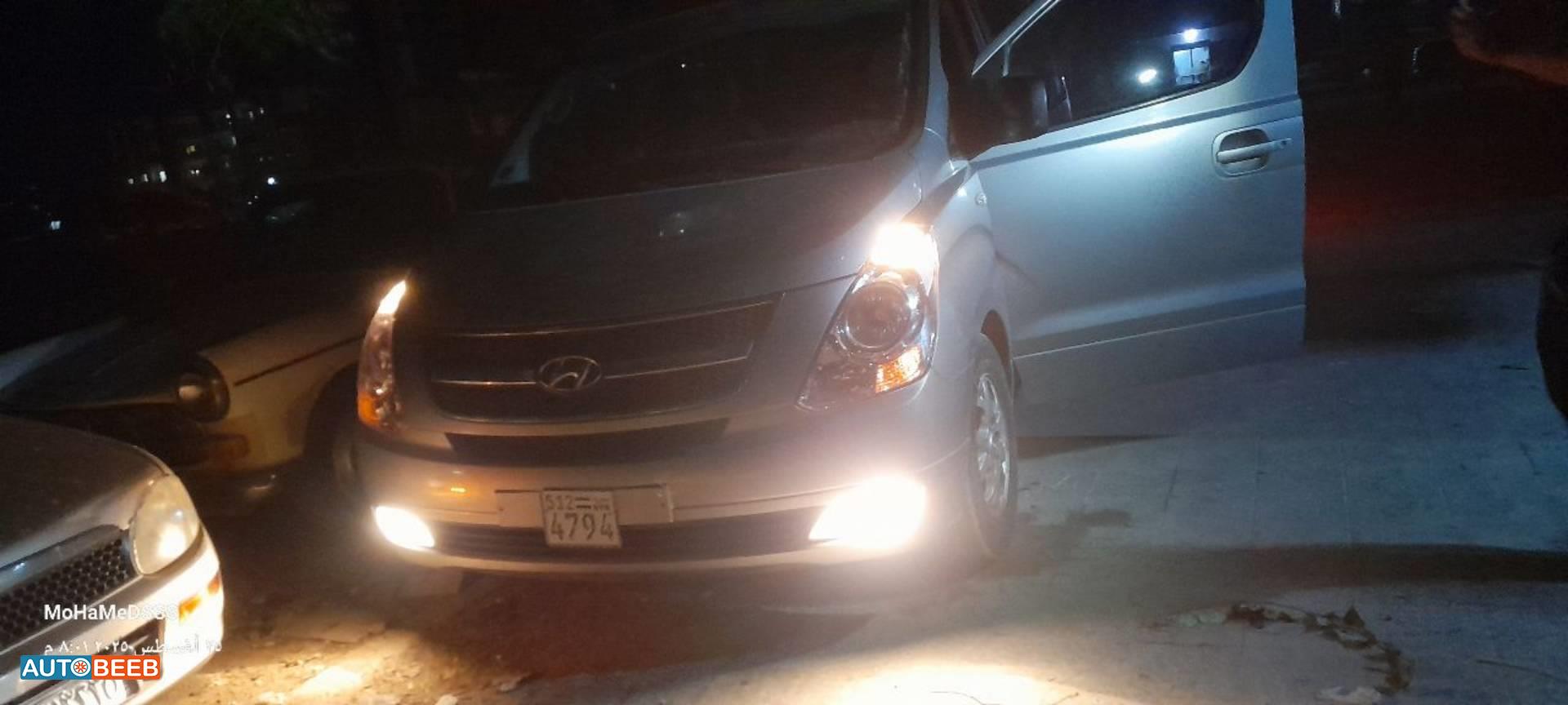 Minivan Hyundai 2016