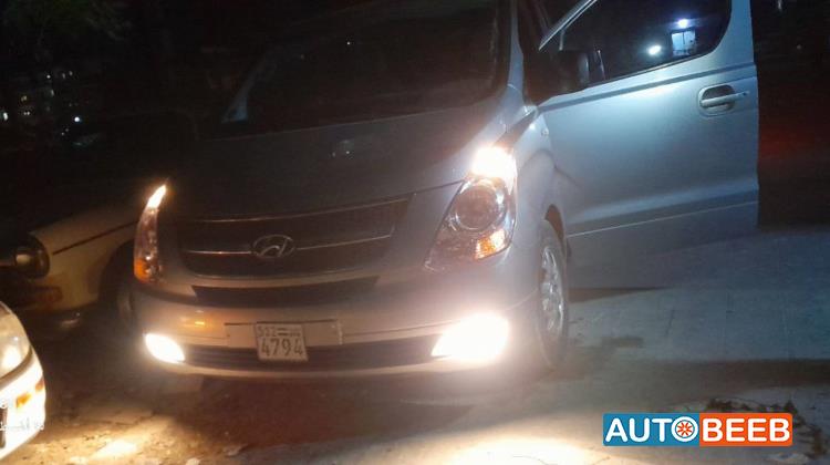 Minivan Hyundai 2016