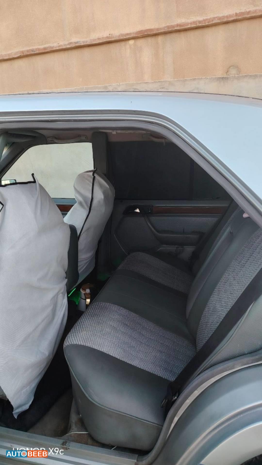 مرسيدس بنز E200 1995