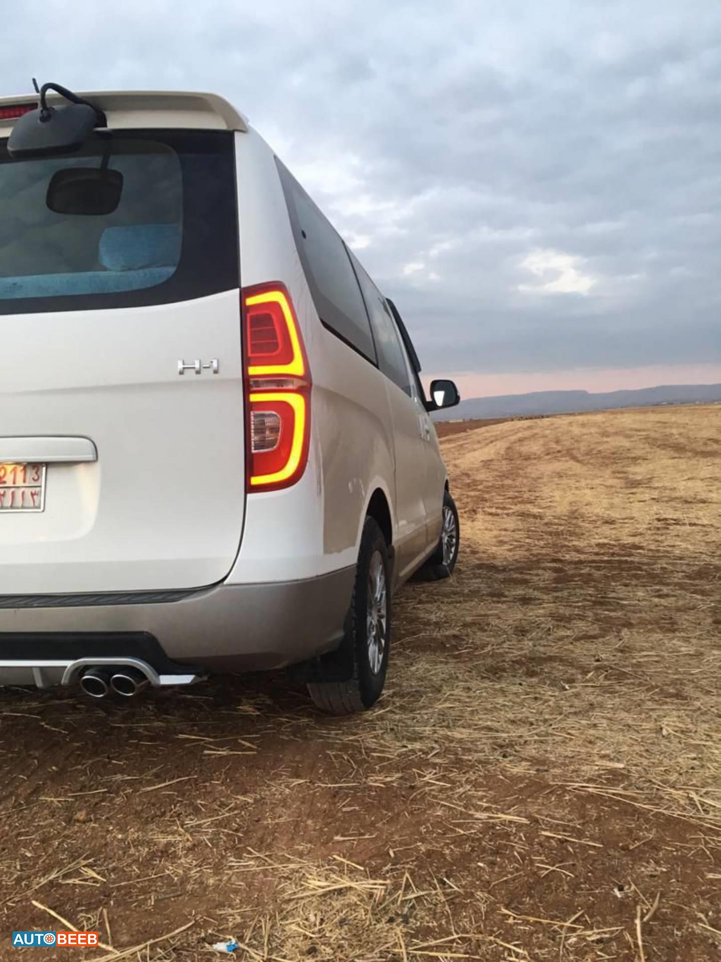 Minibus Hyundai 2019