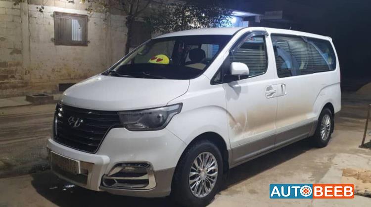 Minibus Hyundai 2019