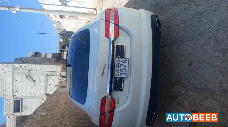 جاكوار XF 2013