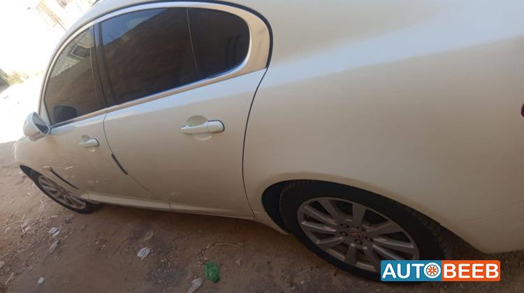 جاكوار XF 2013