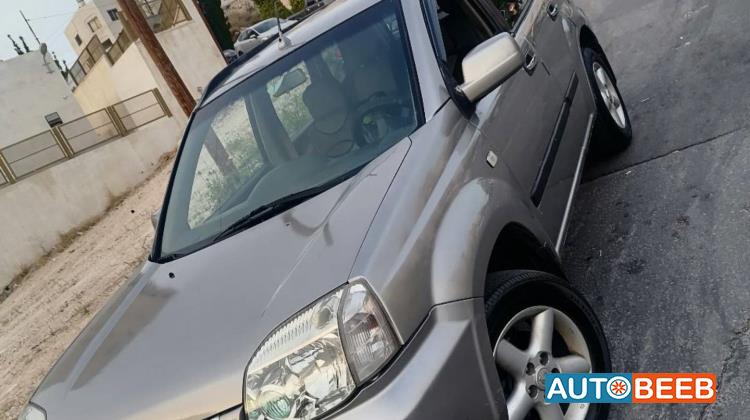 نيسان X-تريل 2005