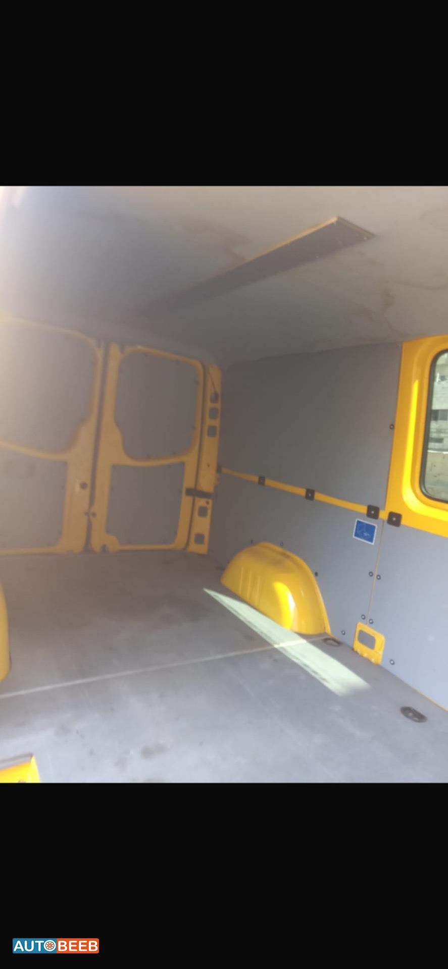 ميني باص مرسيدس بنز 2016