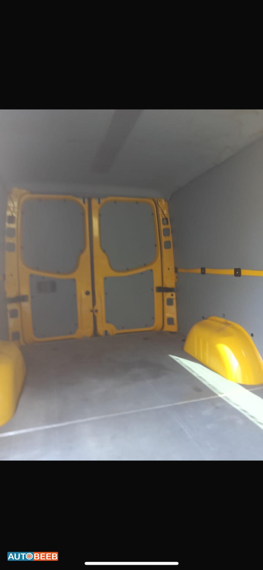 ميني باص مرسيدس بنز 2016