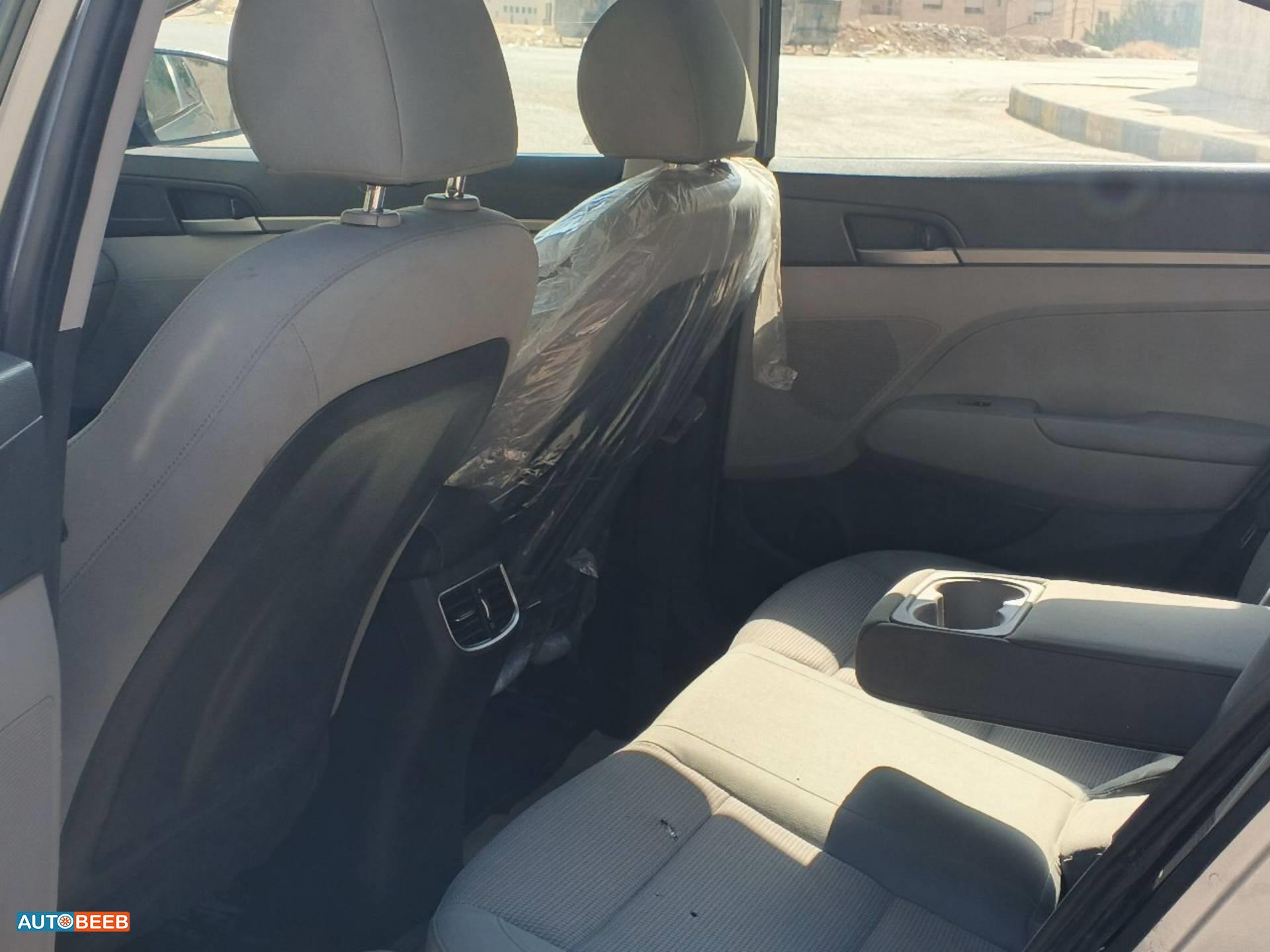 Hyundai Elantra 2018