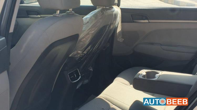 Hyundai Elantra 2018