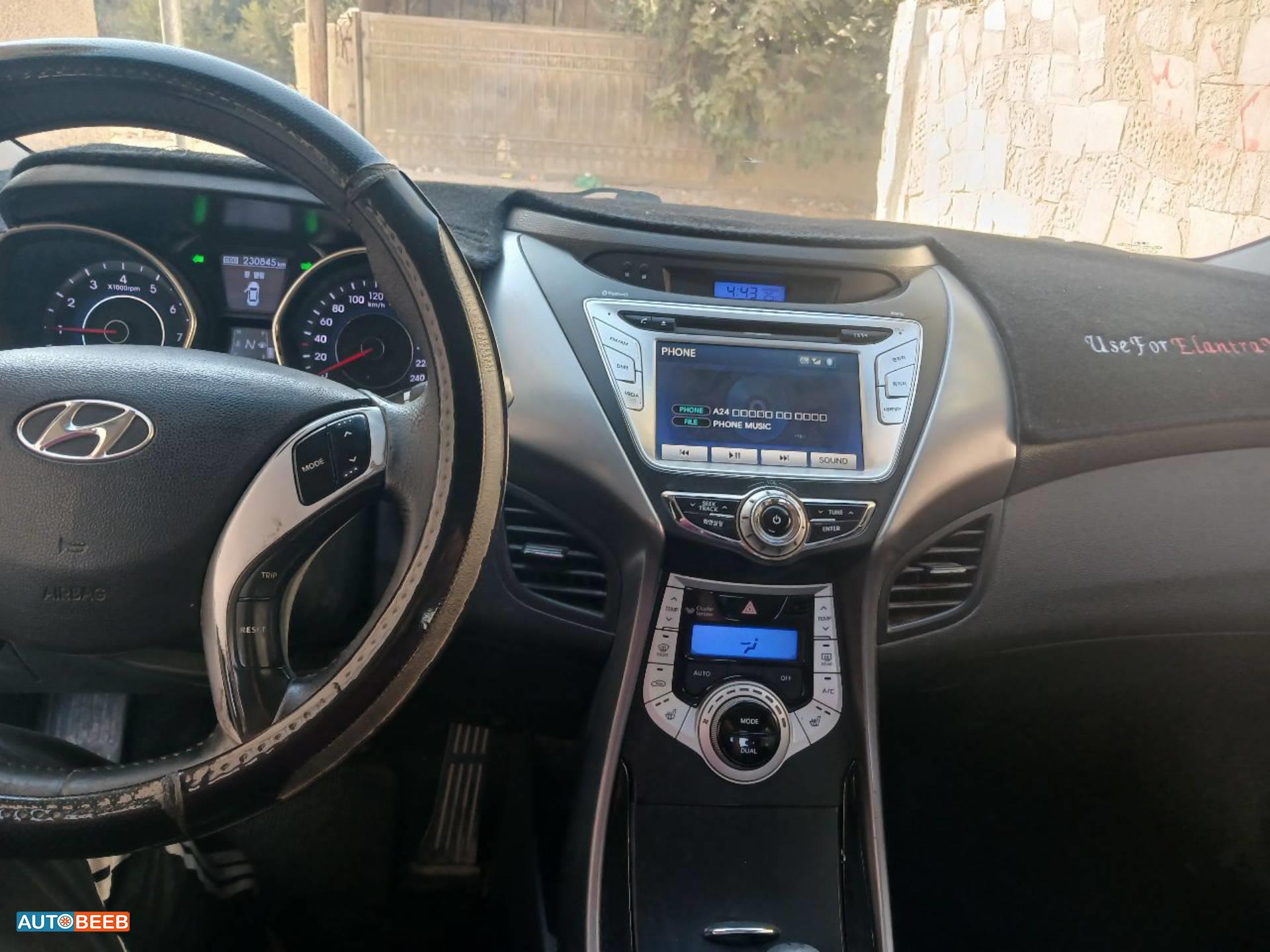 هيونداي افانتي 2011