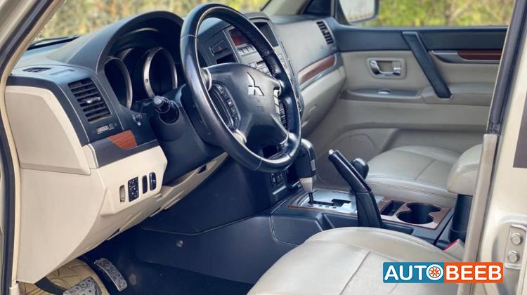 Mitsubishi Pajero 2007