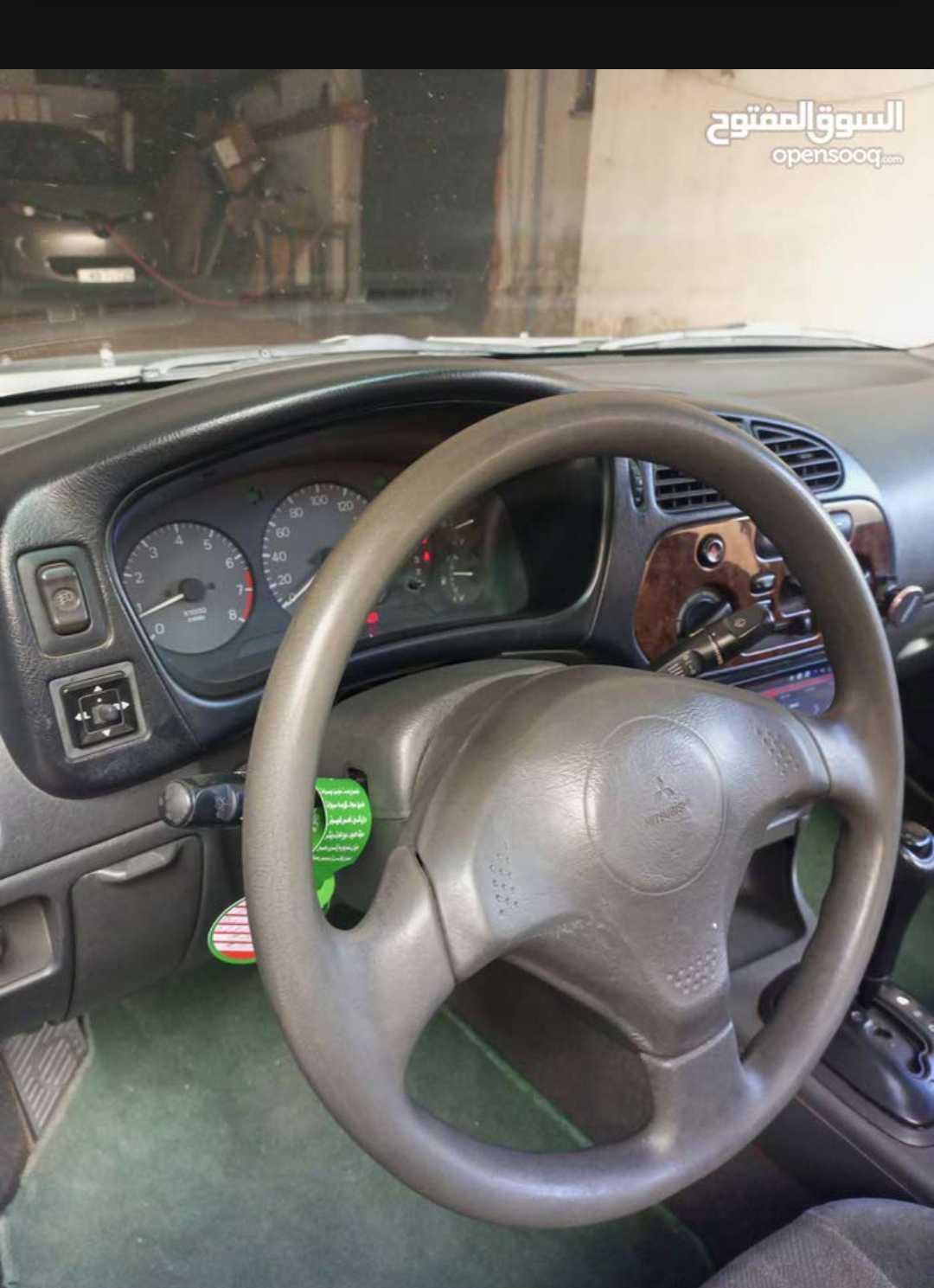 ميتسوبيشي لانسر 2000