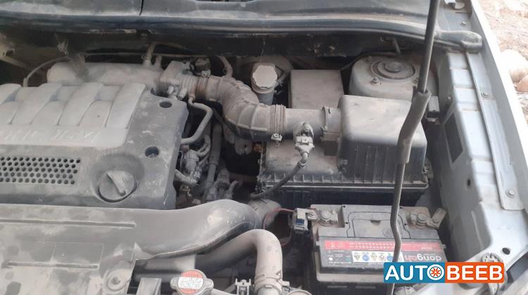 كيا كارينز 2002