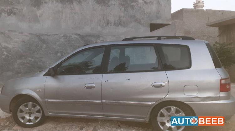 كيا كارينز 2002