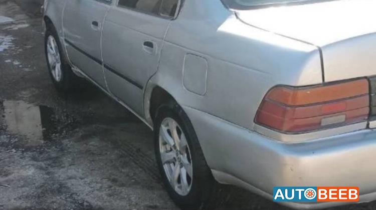 تويوتا كورولا 1995