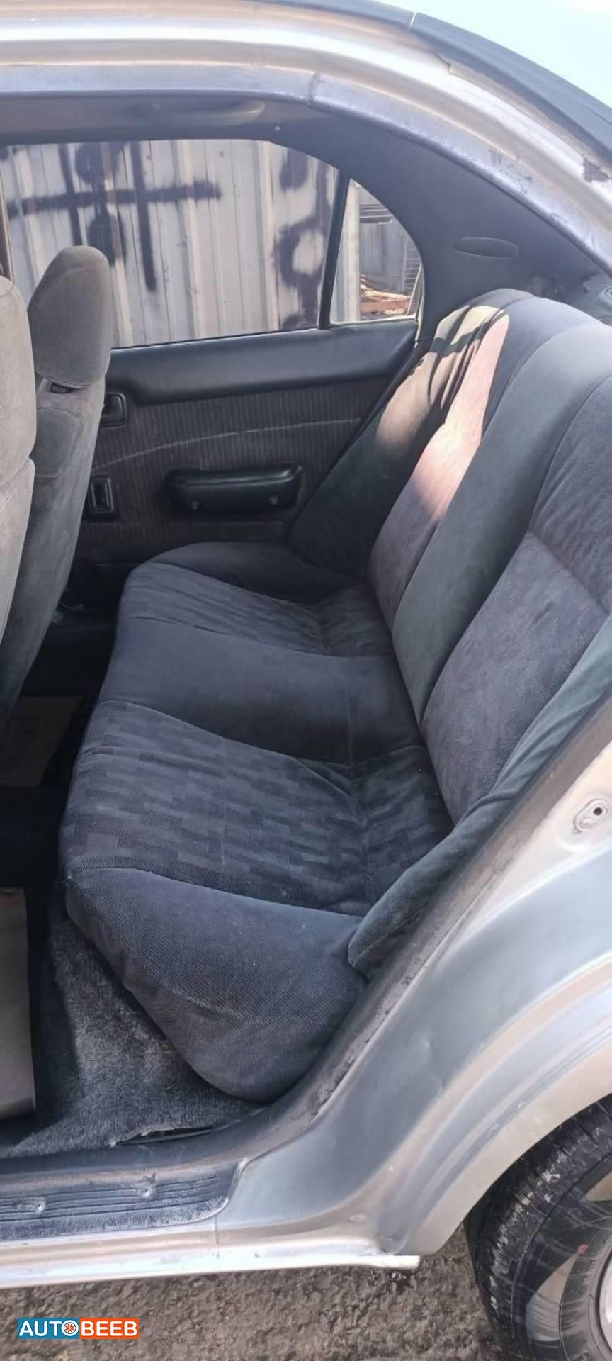 تويوتا كورولا 1995