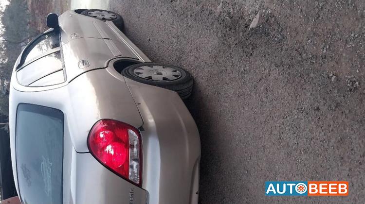 نيسان صني 2010