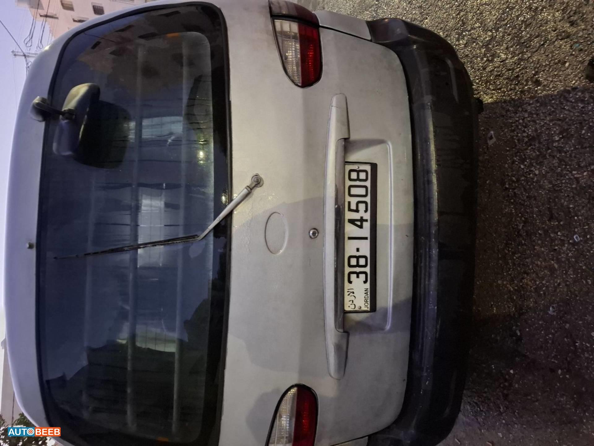 ميني باص هيونداي 2004