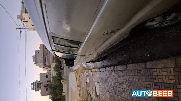 ميني باص هيونداي 2004