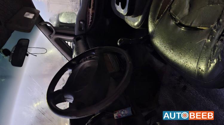 ميني باص هيونداي 2004