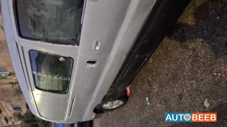 ميني باص هيونداي 2004