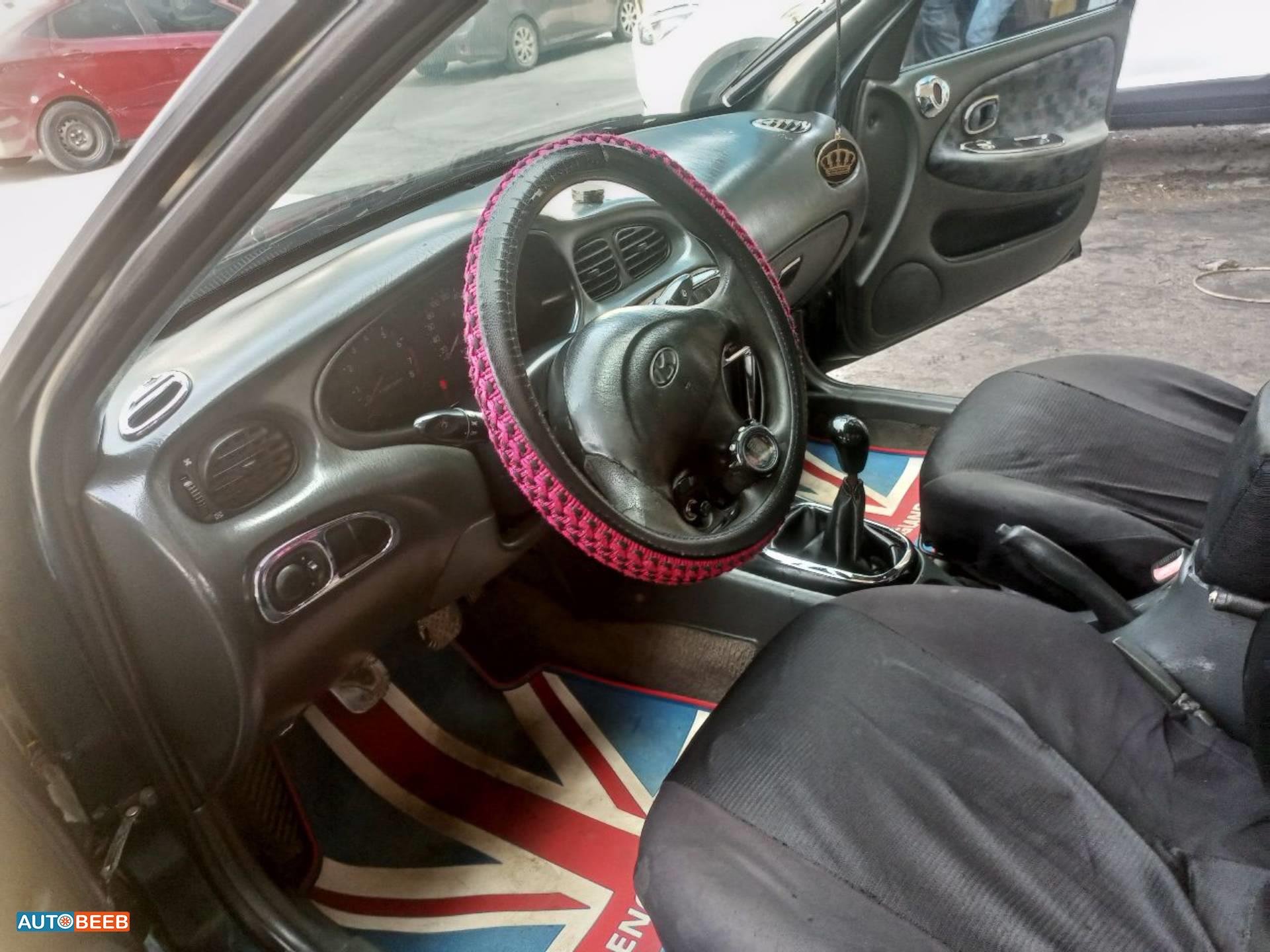 هيونداي افانتي 1995