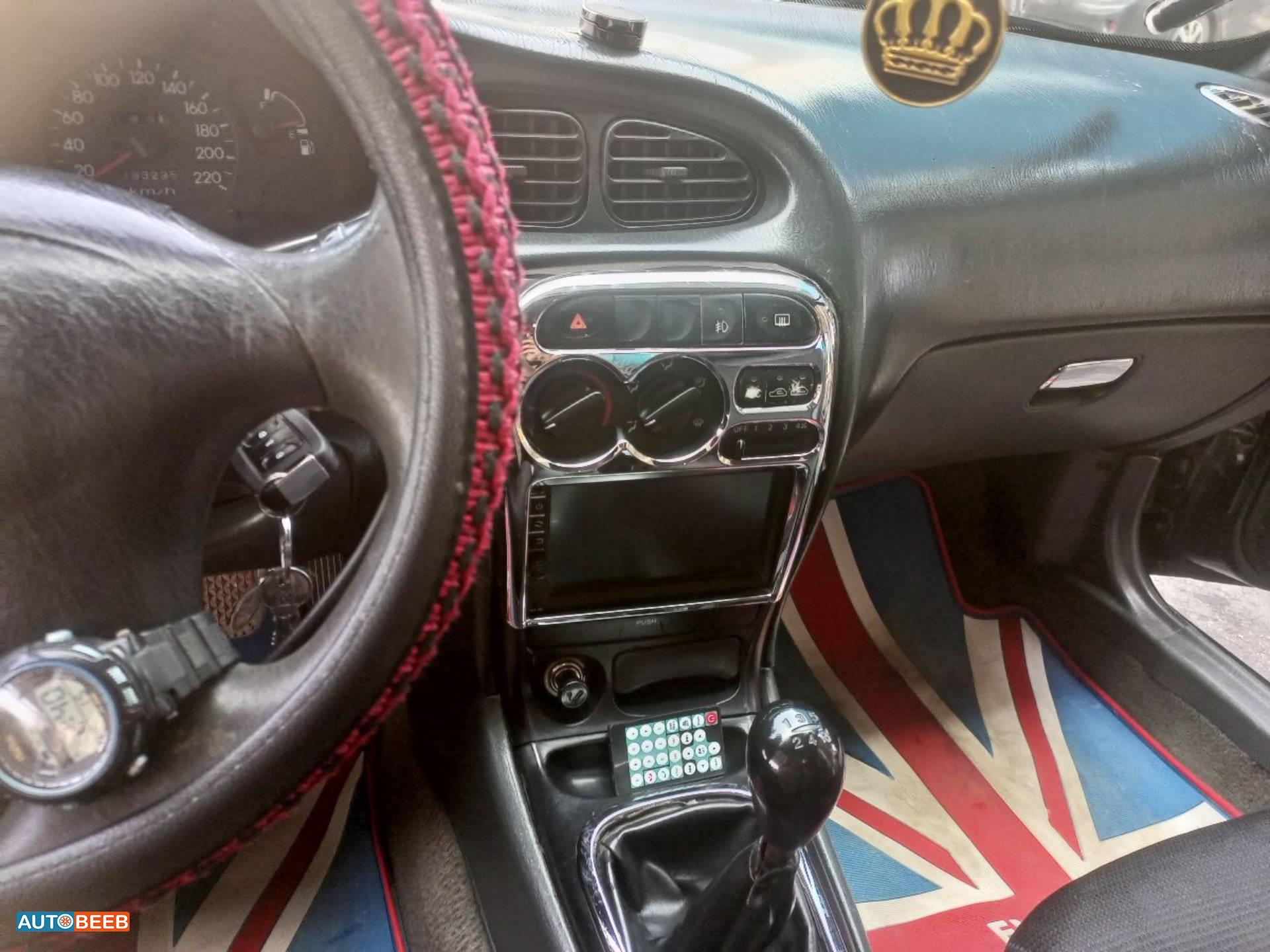 هيونداي افانتي 1995