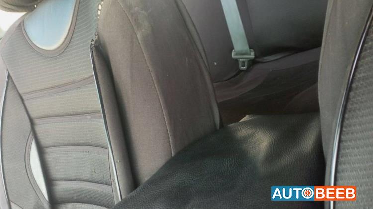 هيونداي افانتي 1995