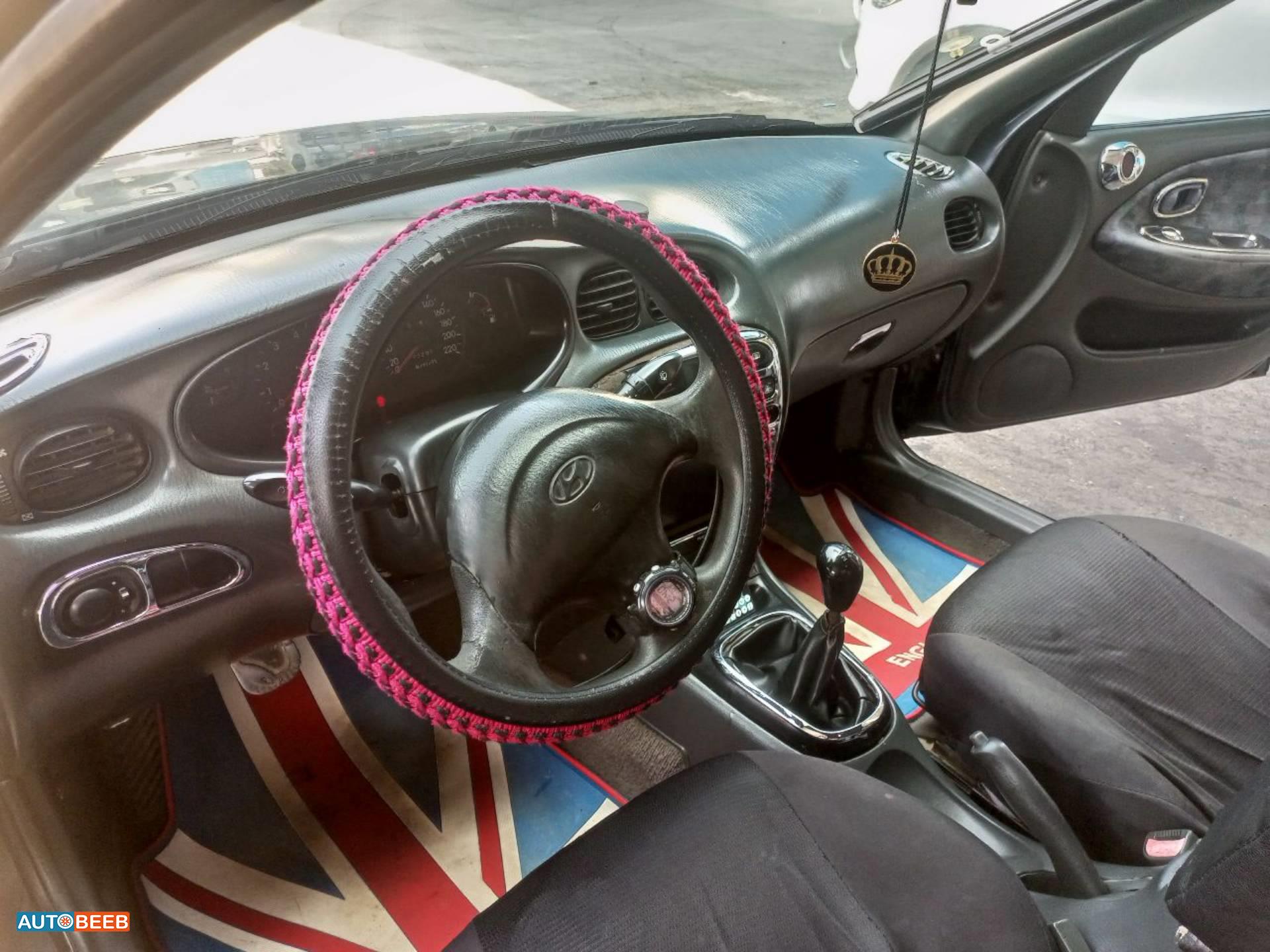 هيونداي افانتي 1995