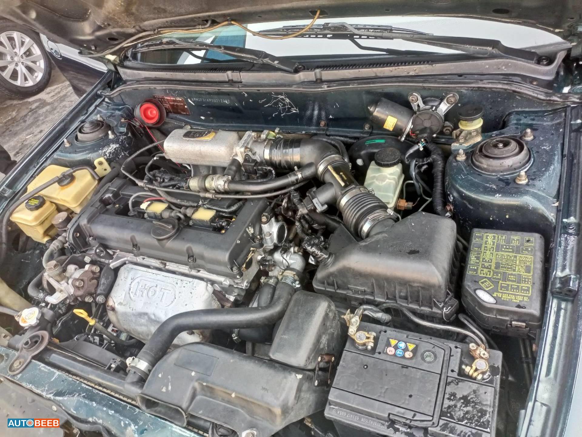 هيونداي افانتي 1995