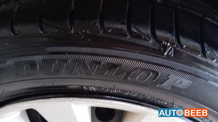 نيسان ليف 2013