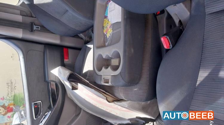 ميني باص هيونداي 2012