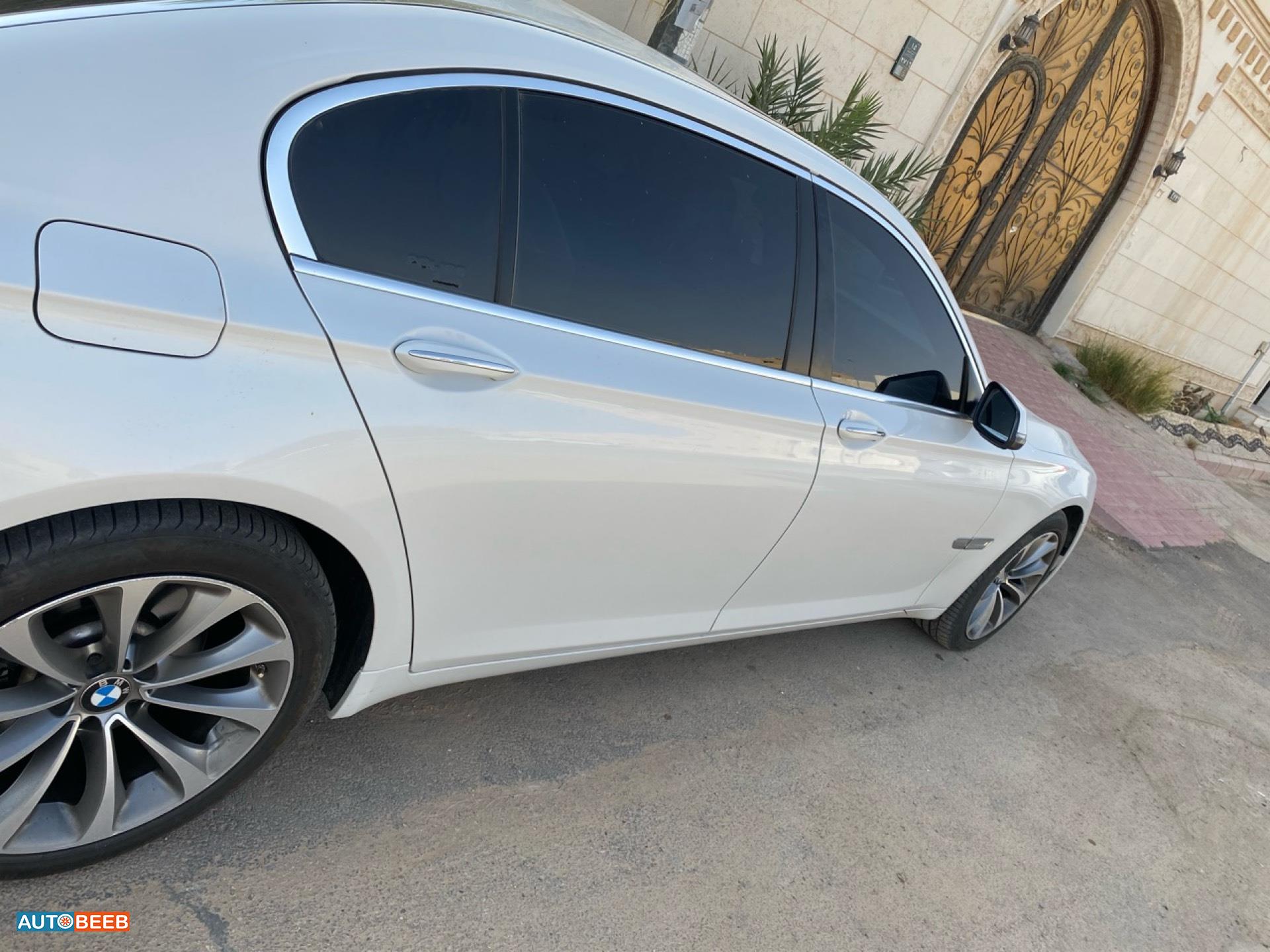 بي ام دبليو 730 2015