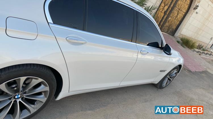 بي ام دبليو 730 2015