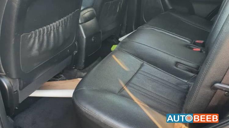 كيا سورينتو 2011