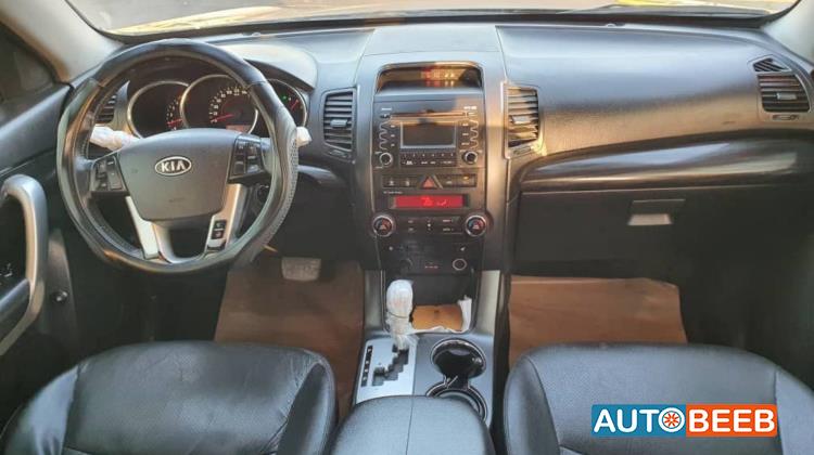 كيا سورينتو 2011