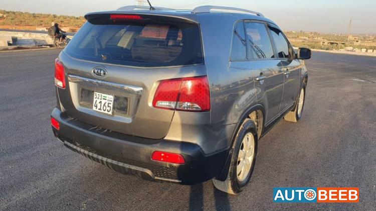 كيا سورينتو 2011