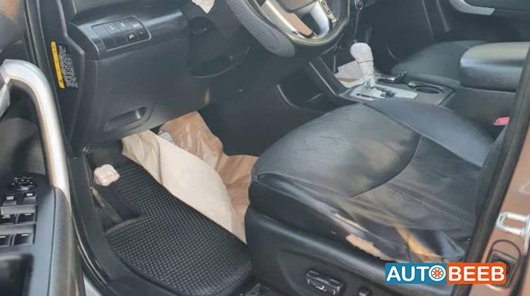 كيا سورينتو 2011