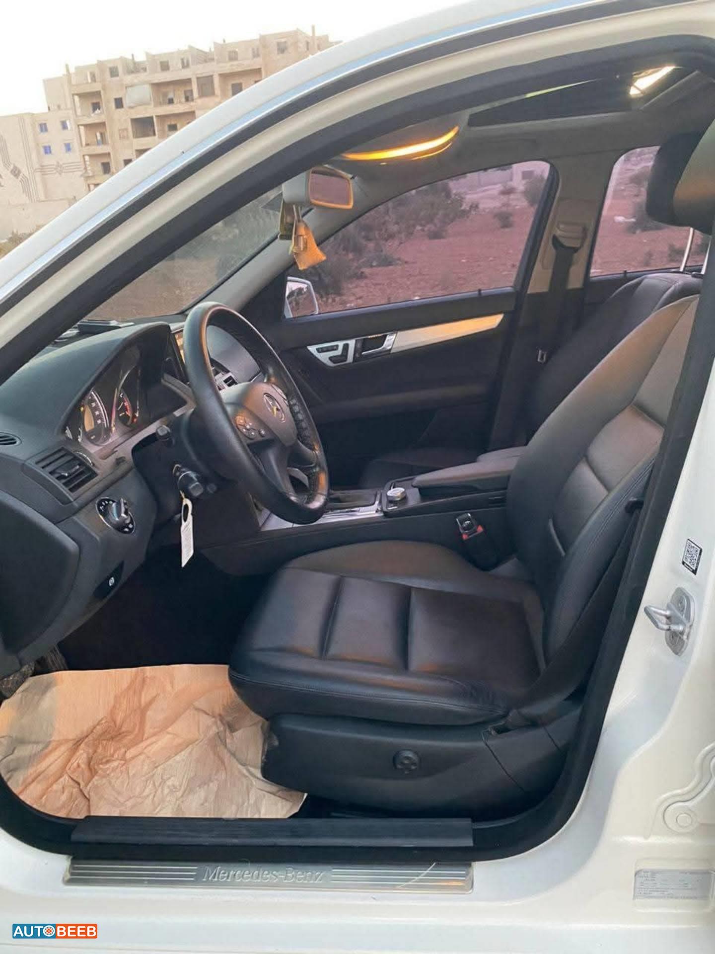 مرسيدس بنز C200 2011