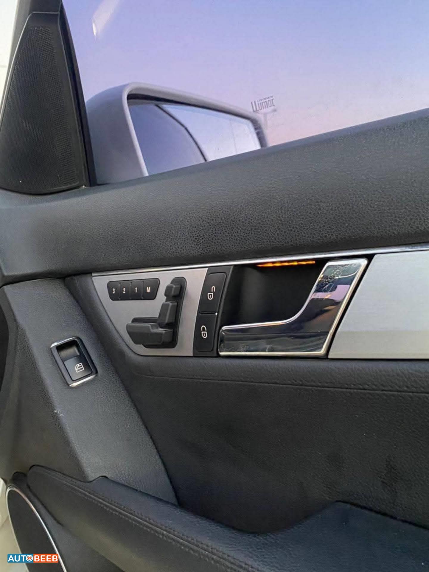 مرسيدس بنز C200 2011