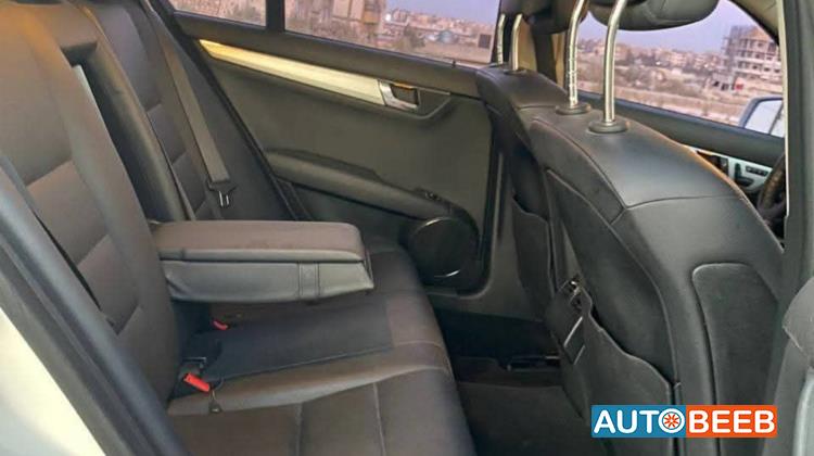 مرسيدس بنز C200 2011