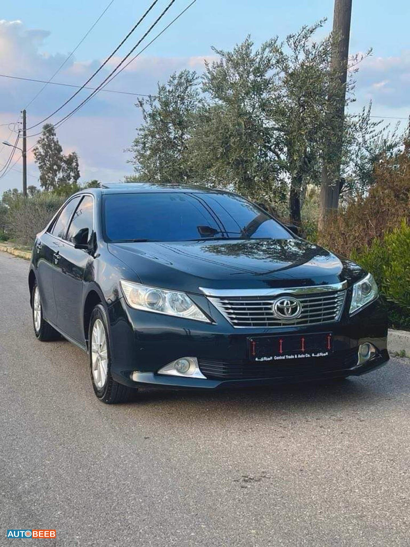 تويوتا كامري 2012