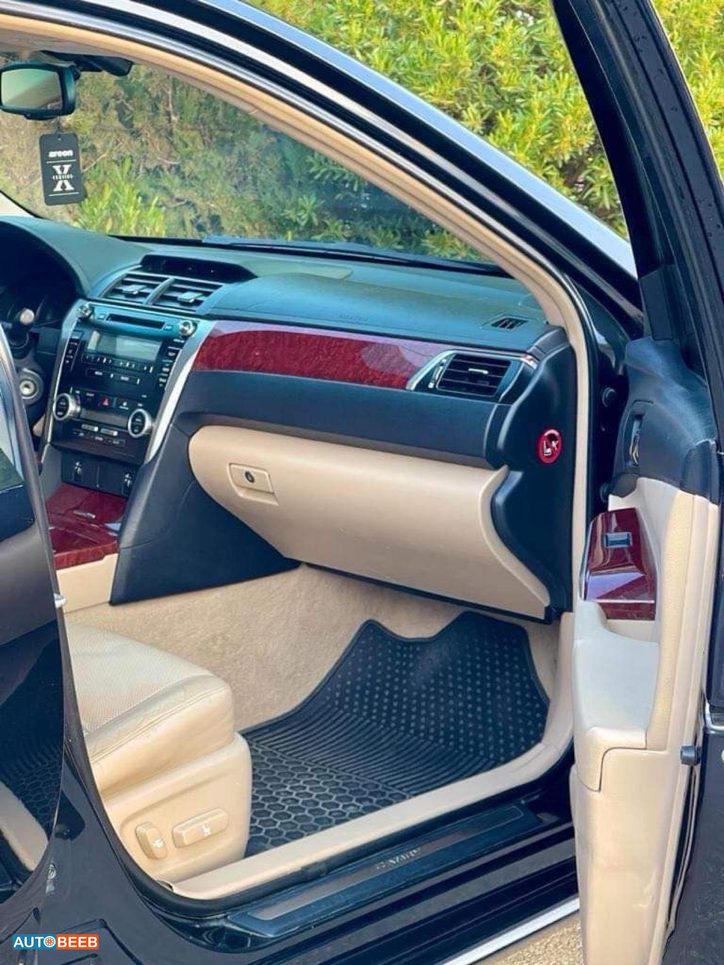 تويوتا كامري 2012