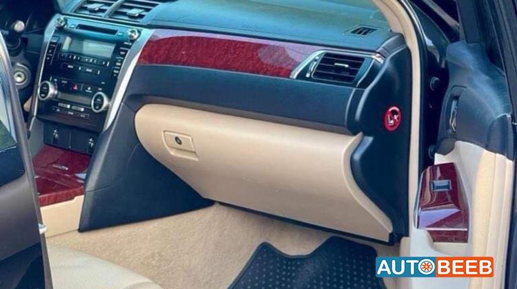 تويوتا كامري 2012