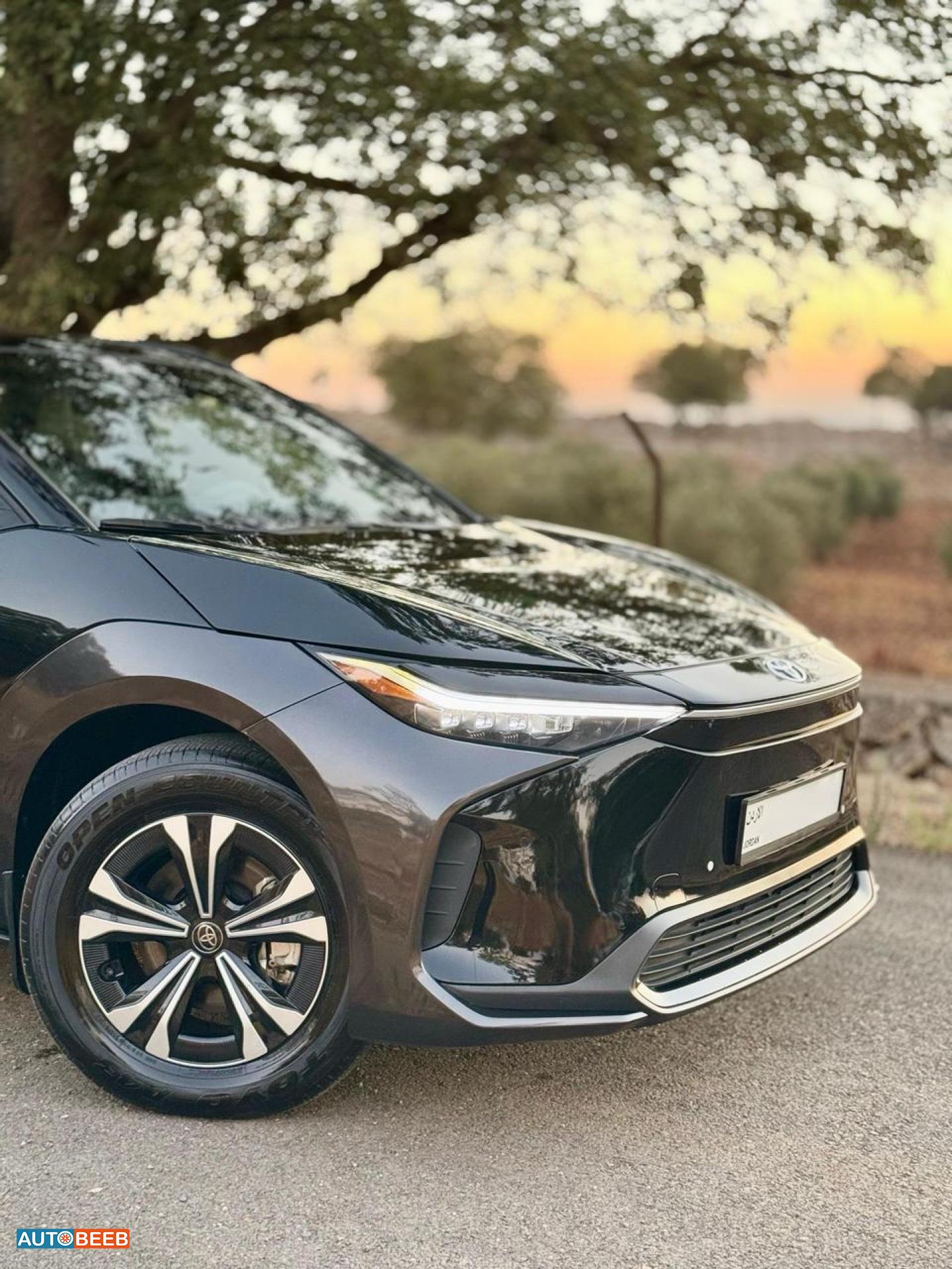 تويوتا bZ4X 2023