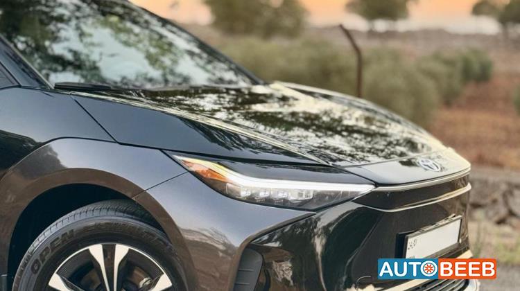 تويوتا bZ4X 2023