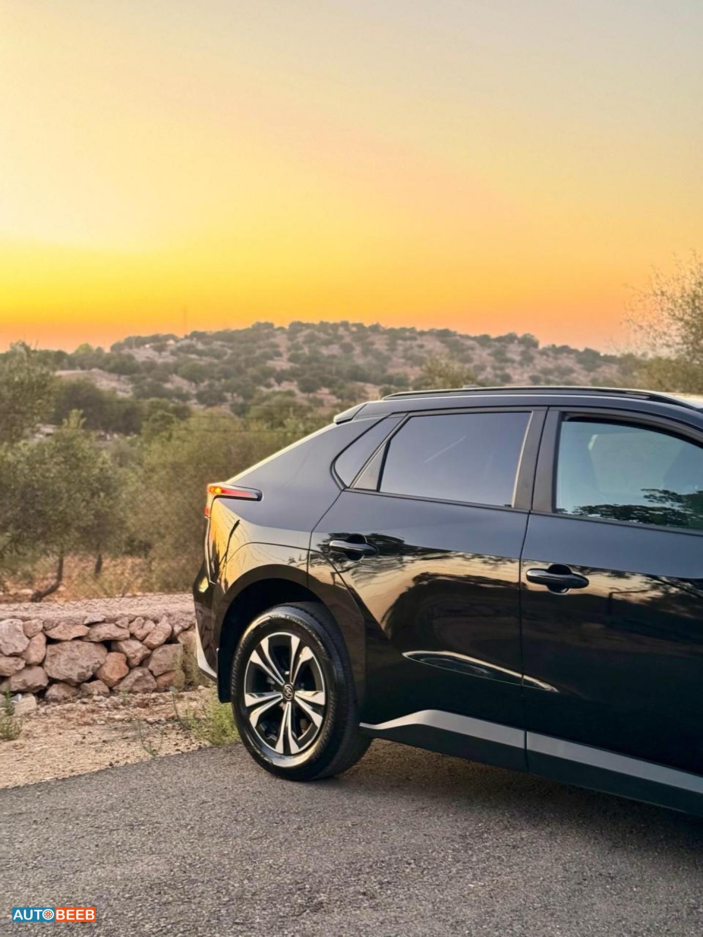 تويوتا bZ4X 2023