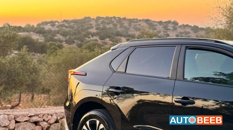 تويوتا bZ4X 2023